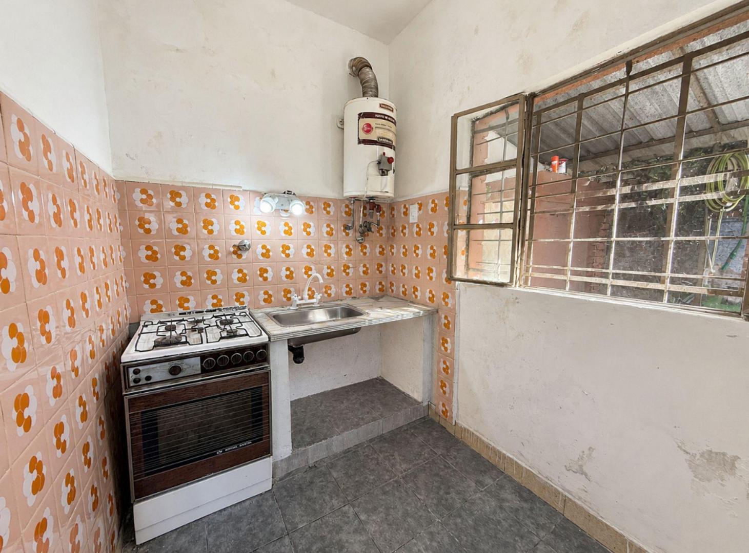 Foto de PH DE 2 AMBIENTES C/JARDIN, LAVADERO Y PARRILLA, imagen 2