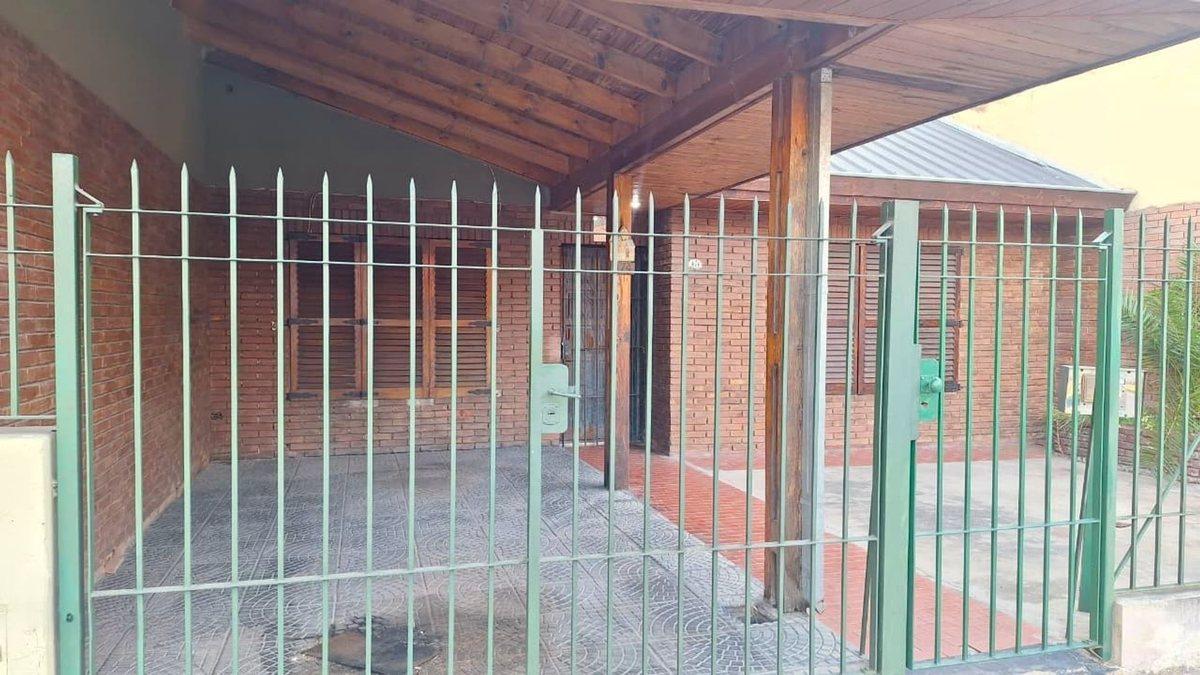 Foto de Casa 4 amb | Fondo libre y pileta. Lote de 414m2, imagen 1