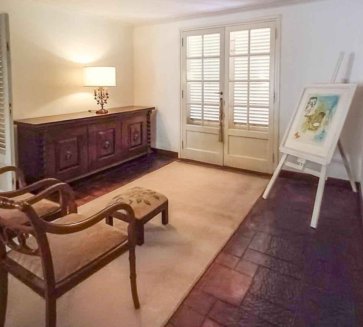 Foto de EXCELENTE CHALET, LOTE 20X25, BARRIO PARQUE BERNAL, imagen 3