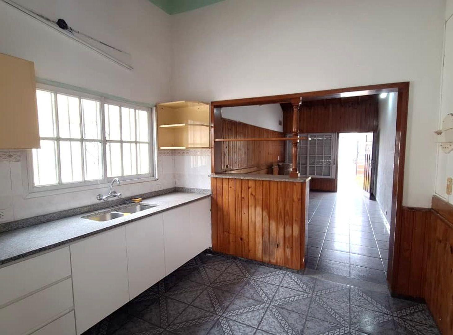 Foto de VENTA CASA 3 AMB LOTE PROPIO 447M2. LANUS OESTE, imagen 4