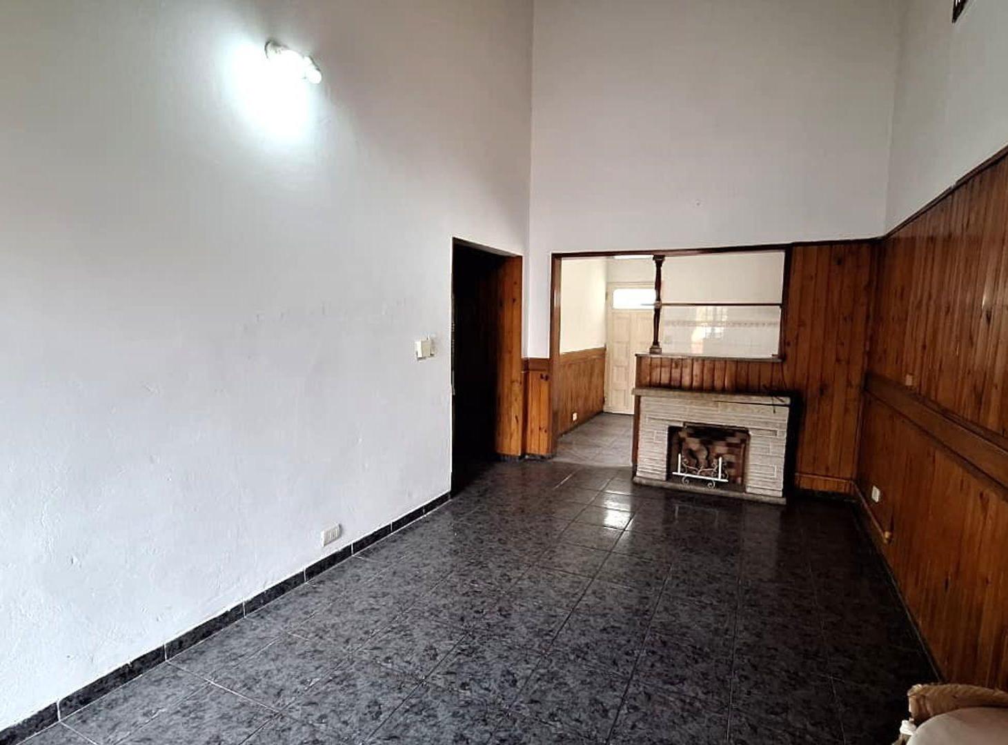 Foto de VENTA CASA 3 AMB LOTE PROPIO 447M2. LANUS OESTE, imagen 2