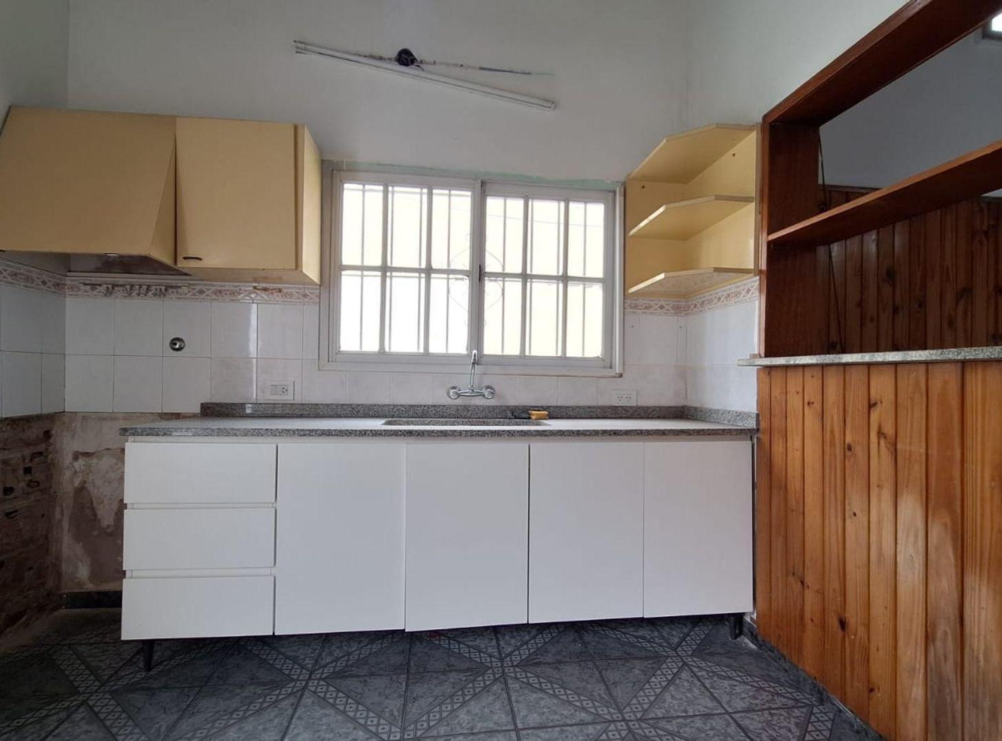 Foto de VENTA CASA 3 AMB LOTE PROPIO 447M2. LANUS OESTE, imagen 1