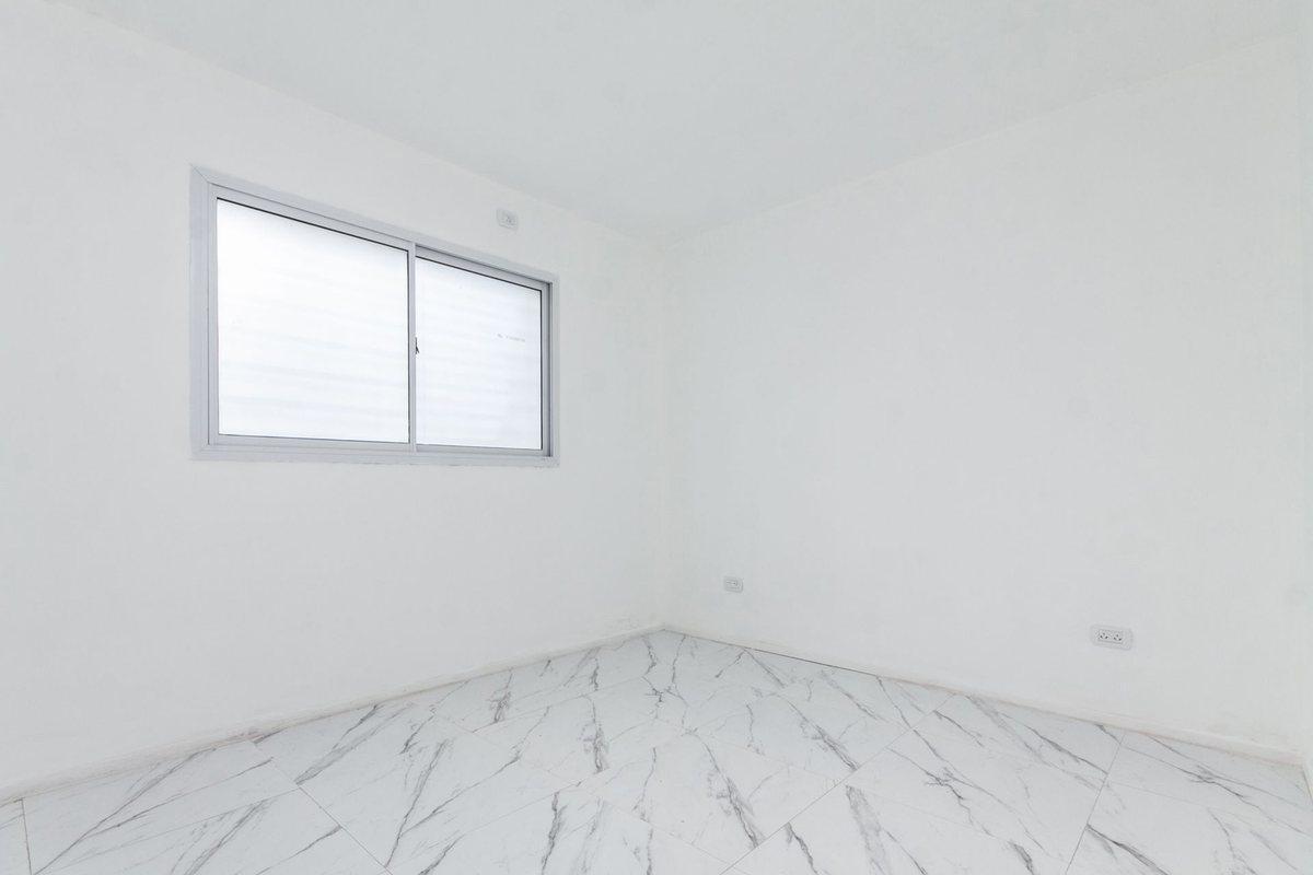 Foto de VENTA CASA A ESTRENAR 4 AMB. COCHERA LANUS ESTE, imagen 3