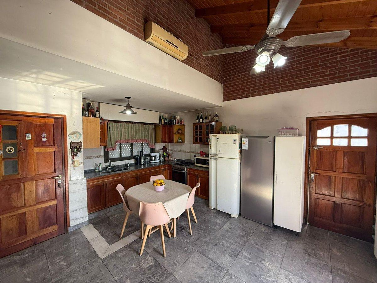 Foto de Casa 3 amb. cochera, patio y terraza en Llavallol, imagen 1