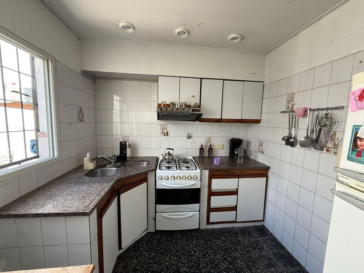 Foto de CASA 4 AMB C/COCHERA, PATIO Y TERRAZA LOTE PROPIO, imagen 2