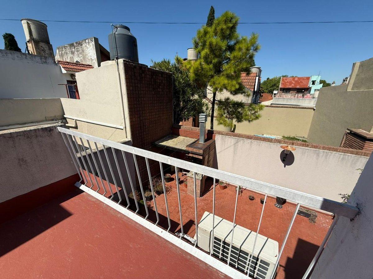 Foto de CASA 5 AMB. CON PATIO TERRAZA, COCHERA APT.CREDITO, imagen 4