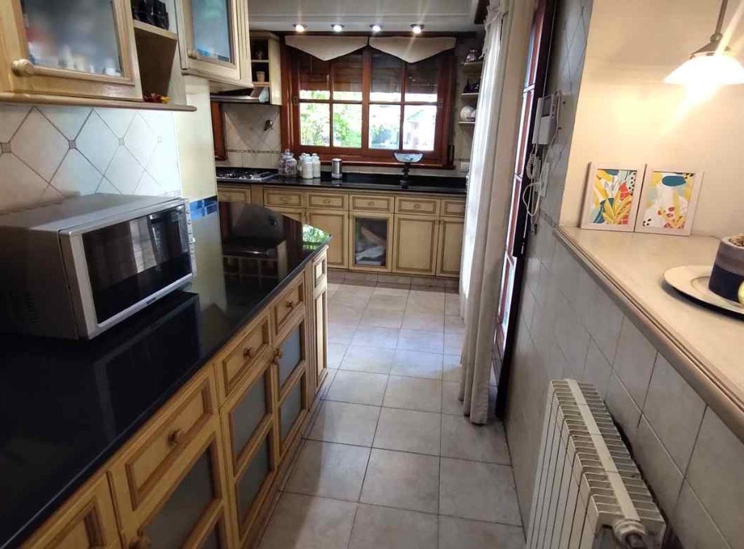 Foto de VENTA CASA 773 Mtrs.de lote.Pileta.Z. residencial, imagen 4