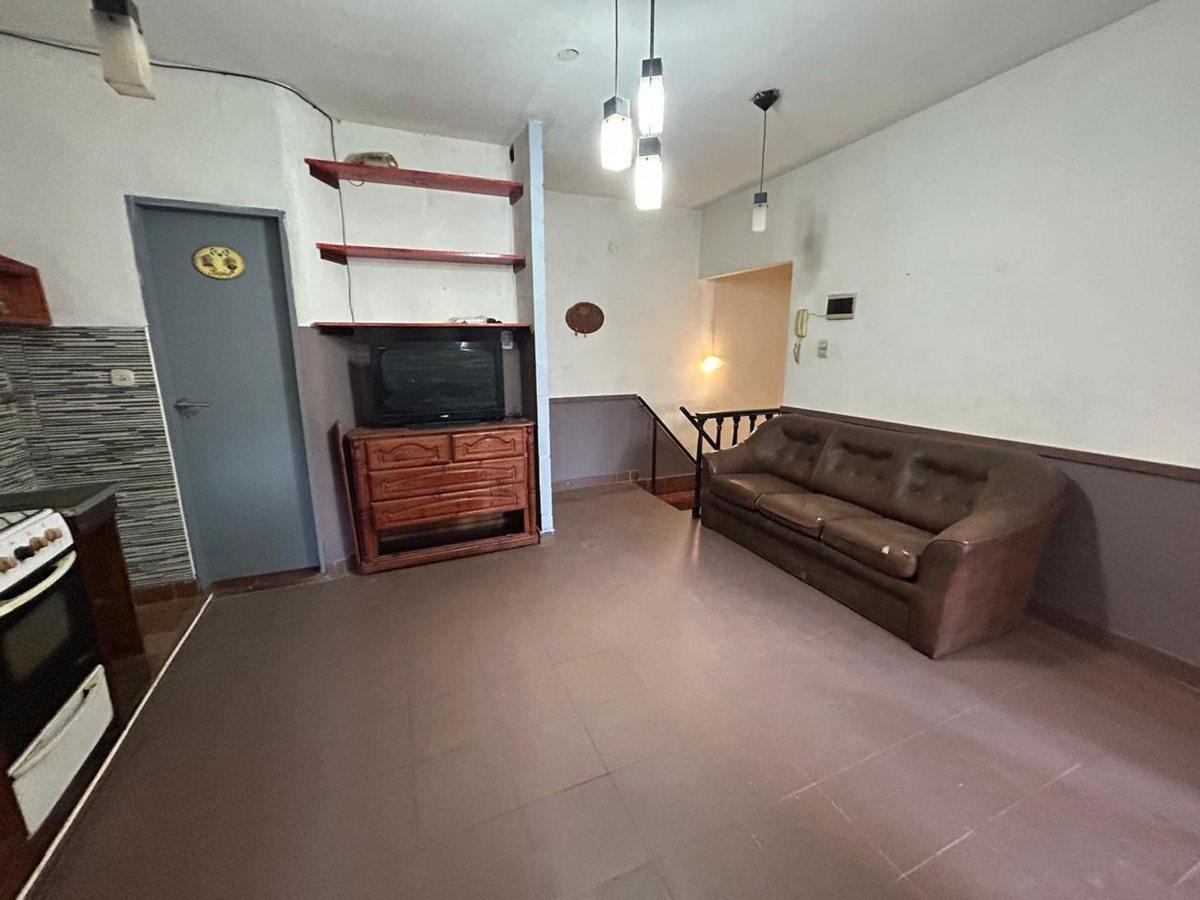 Foto de VENTA PH 3 AMB LANUSITA APTO CREDITO SIN EXPENSAS, imagen 3