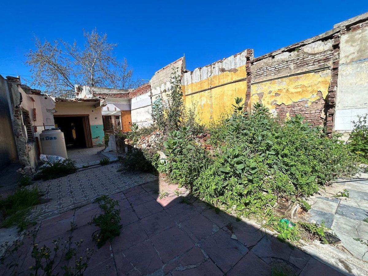 Foto de VENTA EXCELENTE LOTE IDEAL GALPON VALENTIN ALSINA, imagen 2