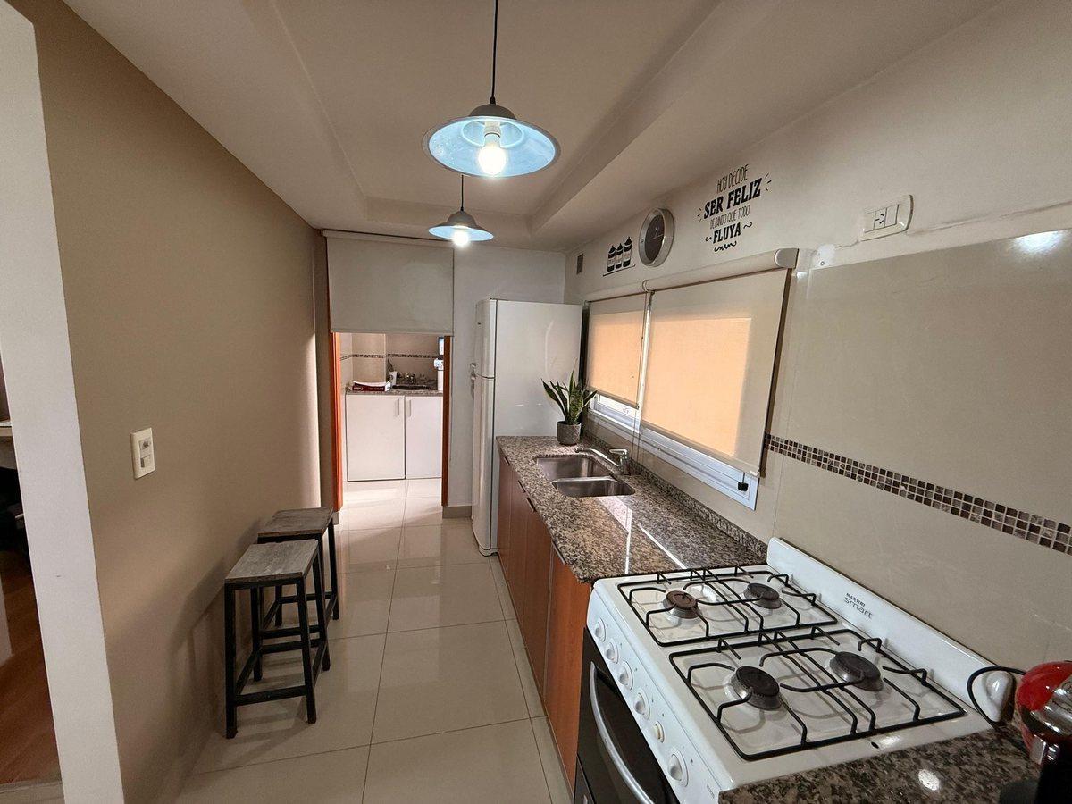 Foto de Departamento venta 2 ambs balcón cochera. Lanús E., imagen 1