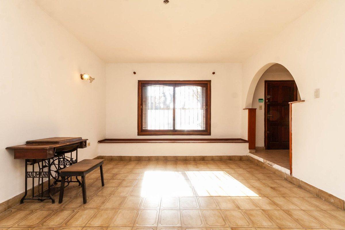 Foto de VENTA CASA 3 DORM, GARAGE, QUINCHO, PARQUE-GUILLÓN, imagen 1
