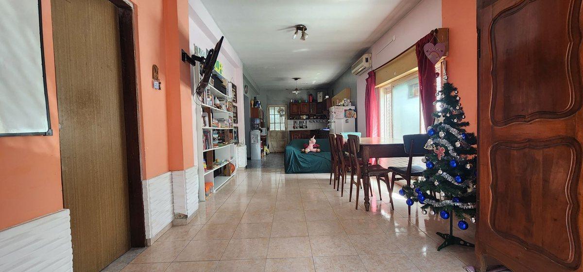 Foto de Casa 3 amb en venta en Lanús con cochera y patio, imagen 3