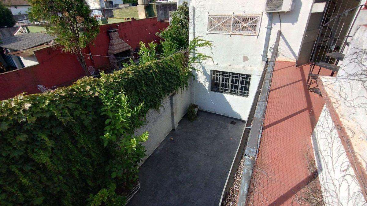 Foto de CASA ESCALADA 4 AMB. COCH. 2AUTOS C/ PARRILLA, imagen 5