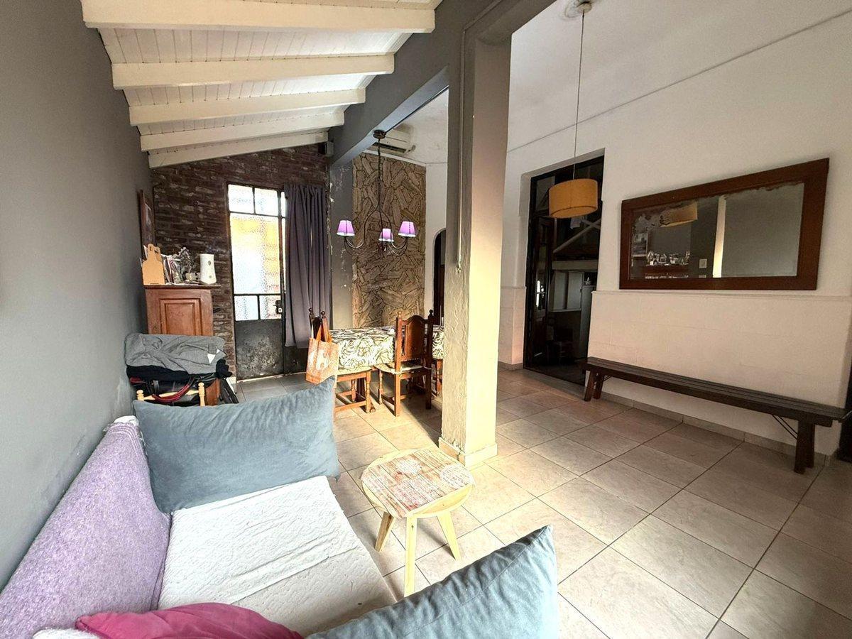 Foto de CASA 3 AMB. C/PILETA, QUINCHO, PATIO Y COCHERA, imagen 5