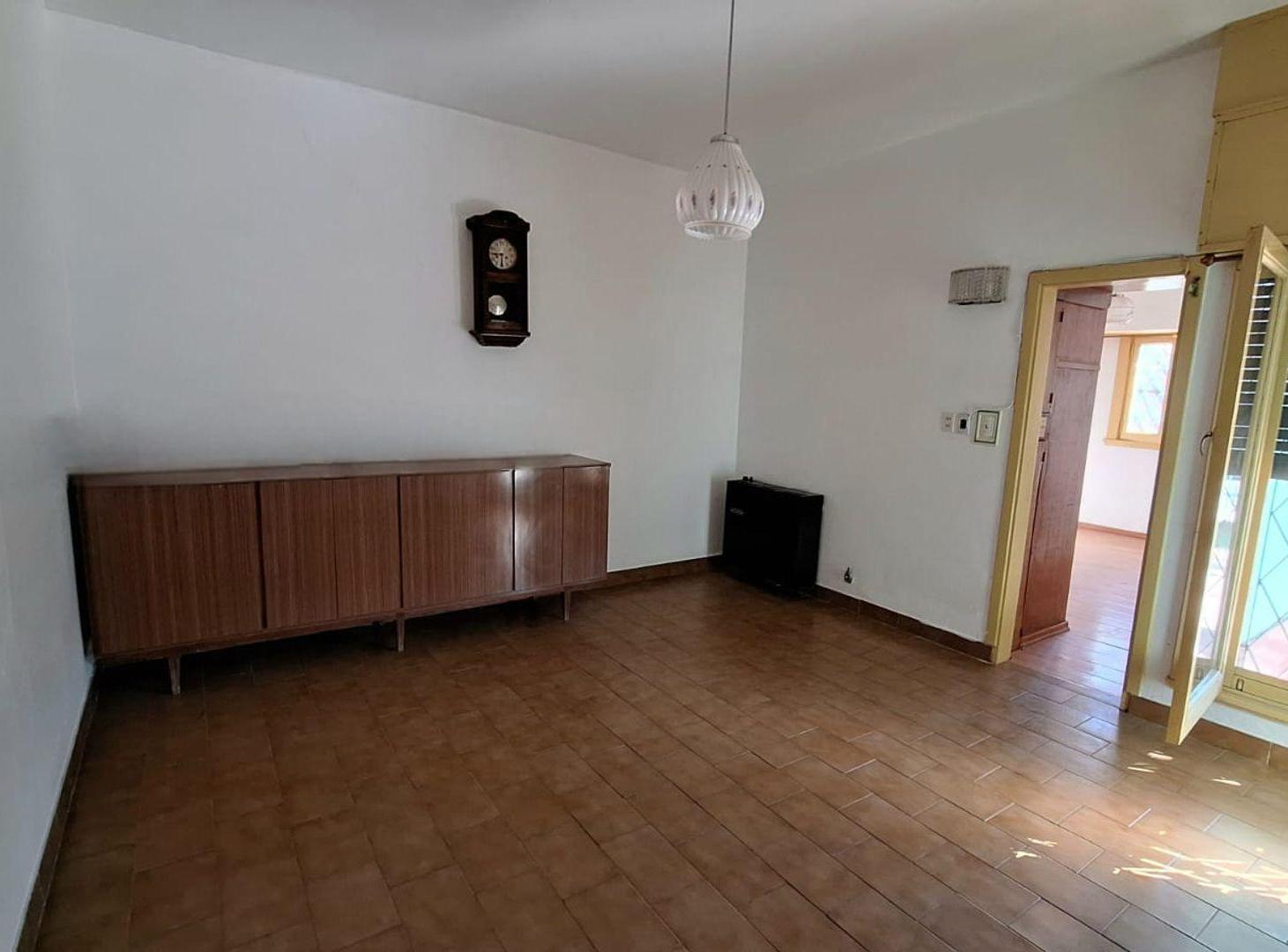 Foto de VENTA CASA 3 AMB. PATIO CON PARRILLA Y COCHERA, imagen 5