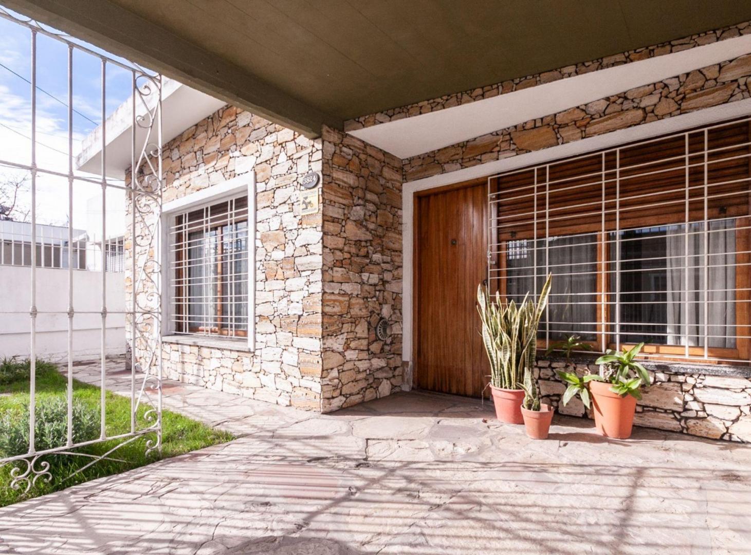Foto de Casa 4 amb. cochera Jardín Escalada Lanús, imagen 3