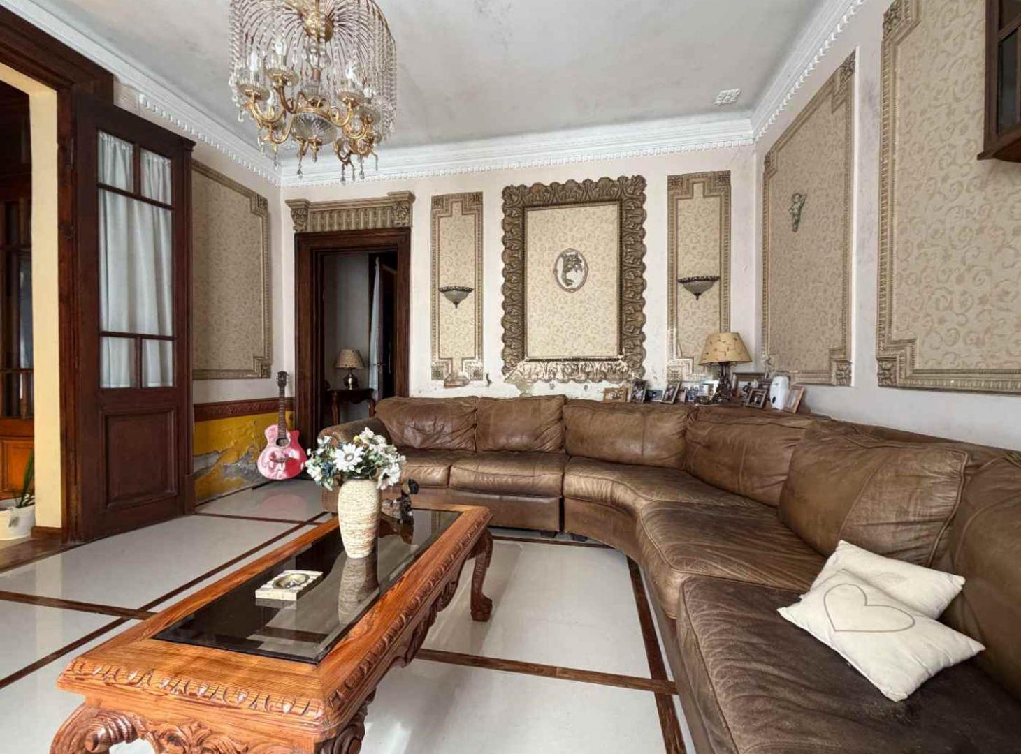 Foto de CASA EN VENTA EN BANFIELD E. 4 AMB. RECICLADA, imagen 2