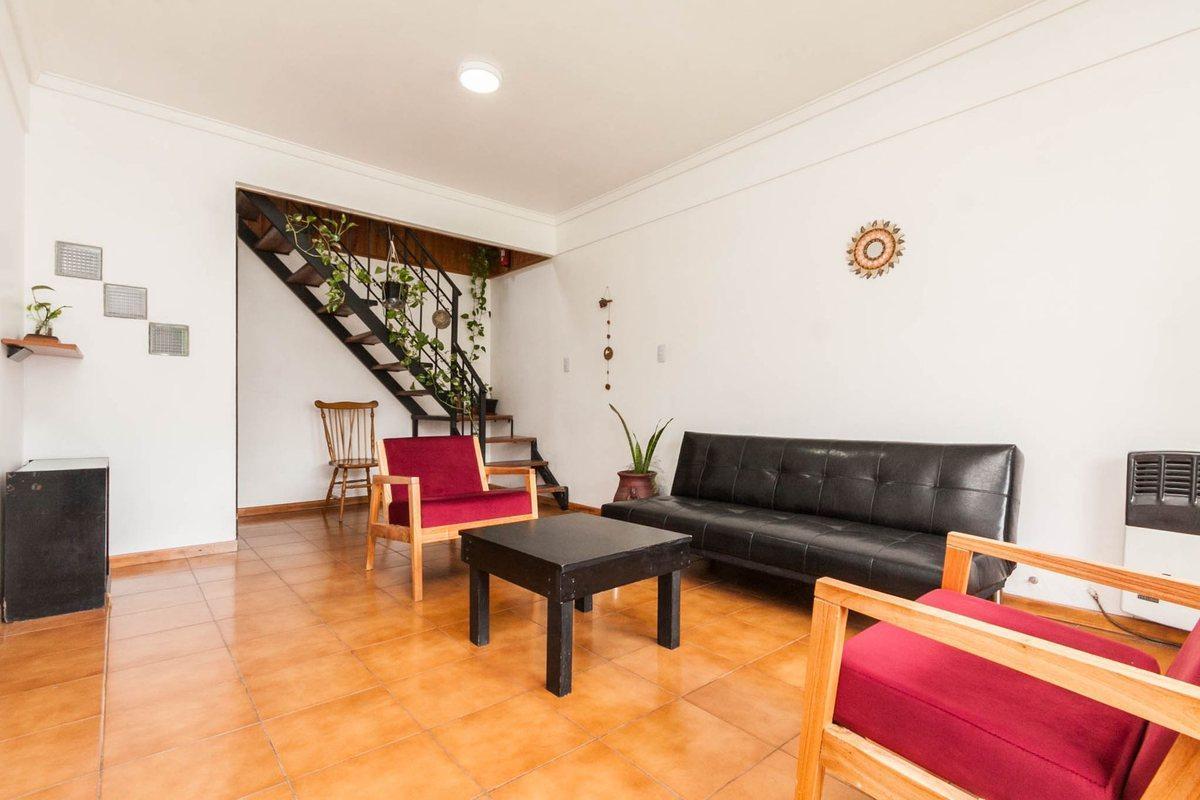Foto de CASA 5 AMB-PISCINA-PARQUE-PARRILLA-APTO CRED, imagen 1
