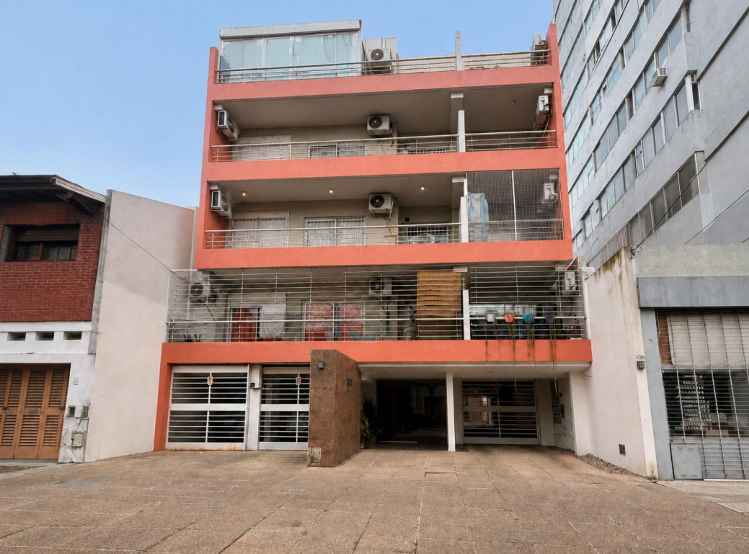 Foto de DEPARTAMENTO 3 AMB CON BALCÓN ATERRAZADO Y COCHERA, imagen 2