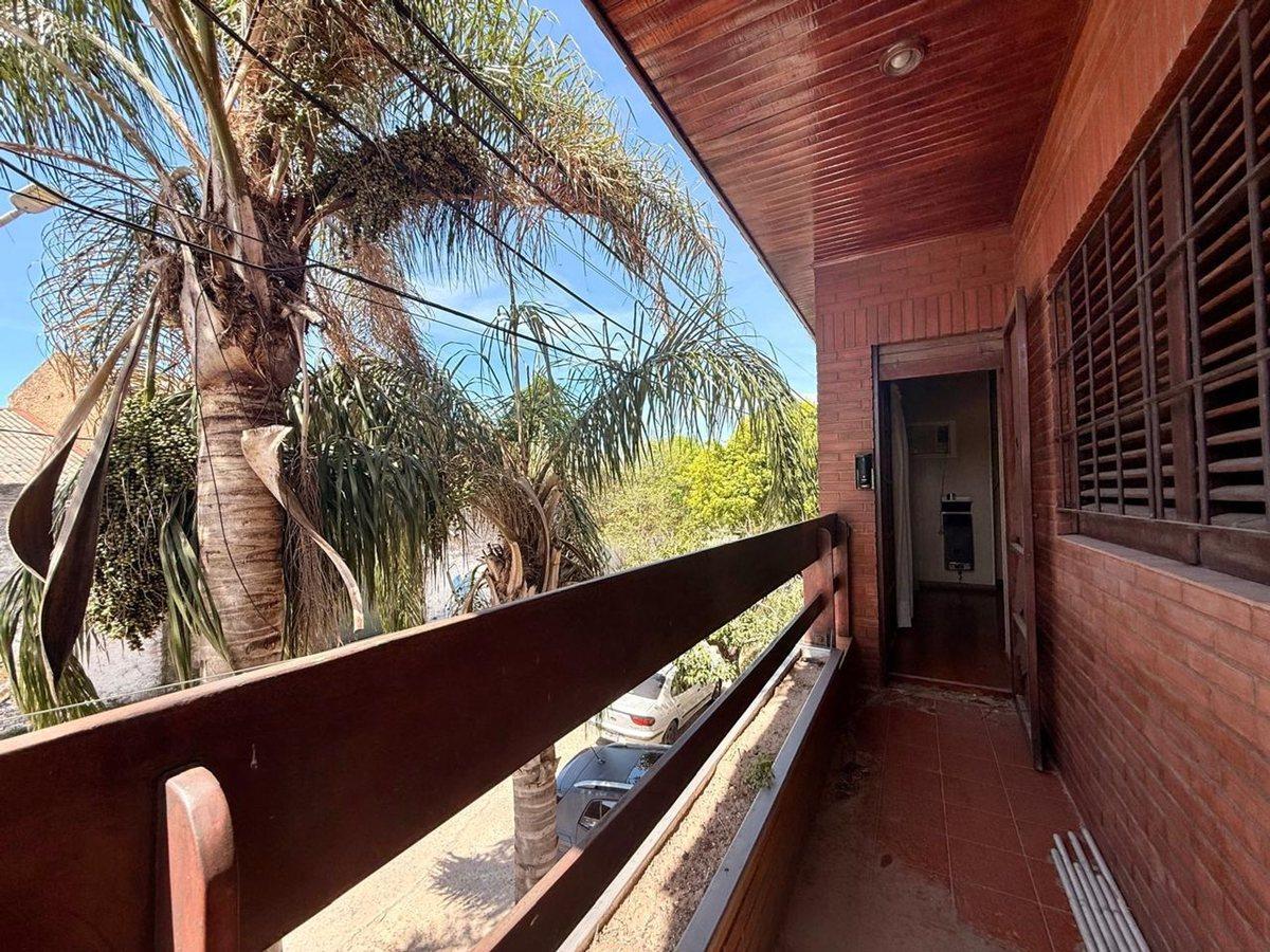 Foto de CASA 5 DORMIT-GARAG 2 autos-PATIO-PILETA!-QUINCHO!, imagen 3