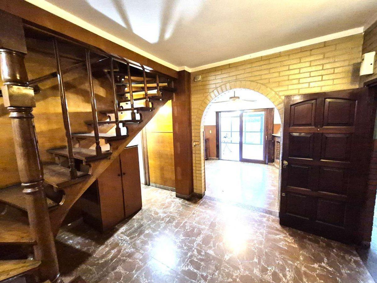 Foto de CASA 5 DORMIT-GARAG 2 autos-PATIO-PILETA!-QUINCHO!, imagen 4