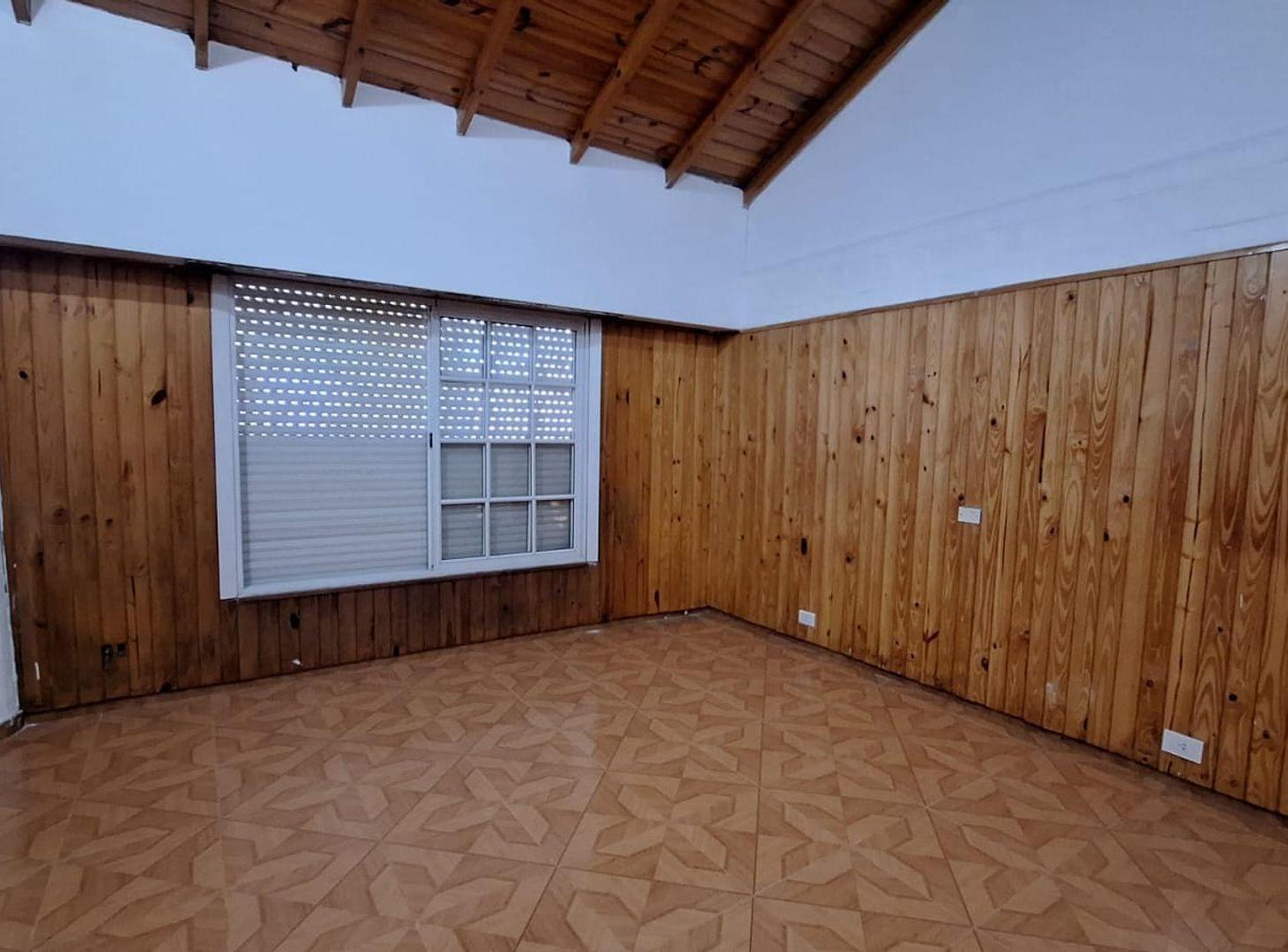 Foto de ALQUILER CASA 3 AMB LOTE 447M2. LANUS OESTE, imagen 4