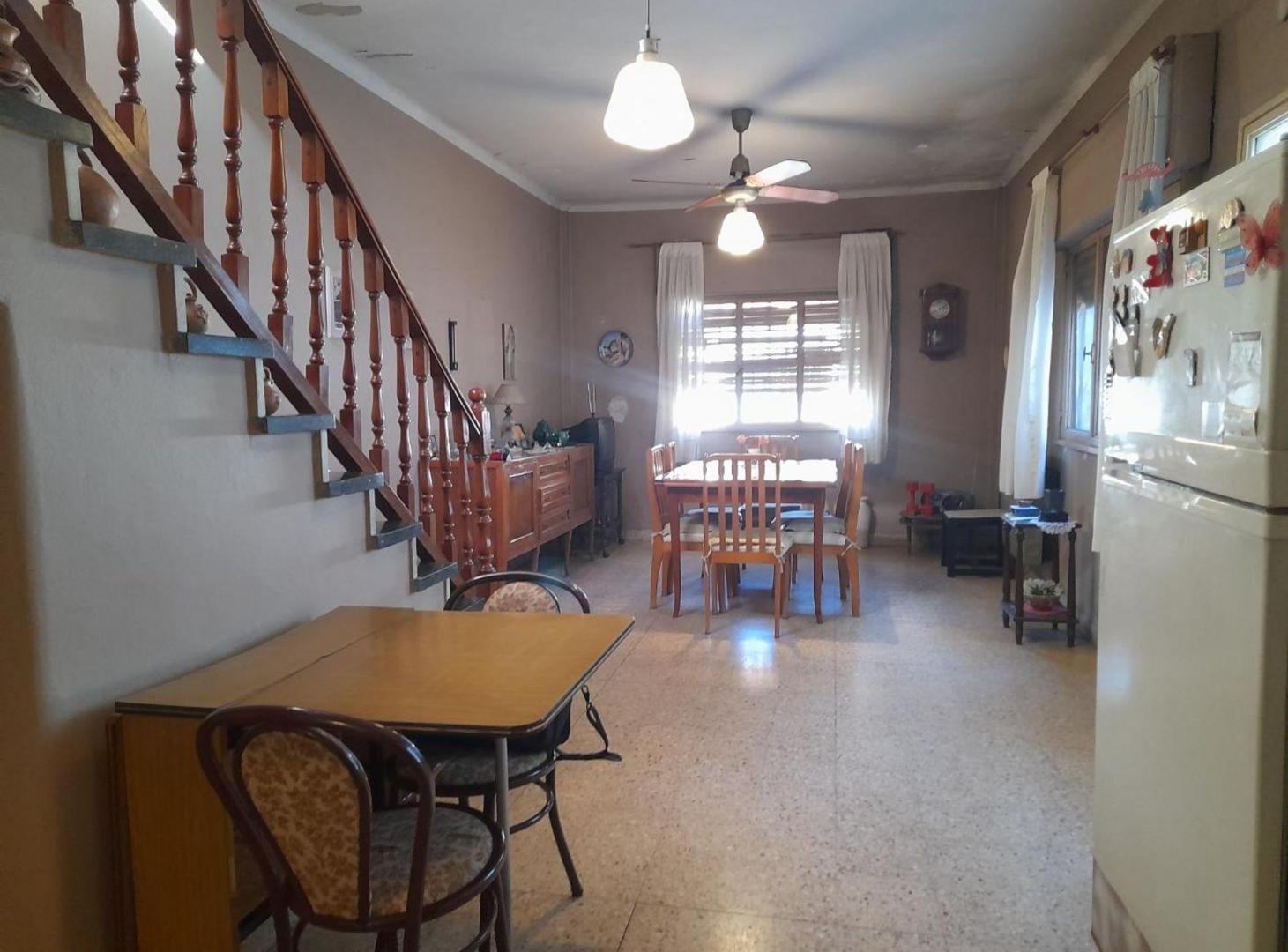 Foto de VENTA CASA 4 AMB GERLI A 3 CUAD. DE H. YIRIGOYEN, imagen 3