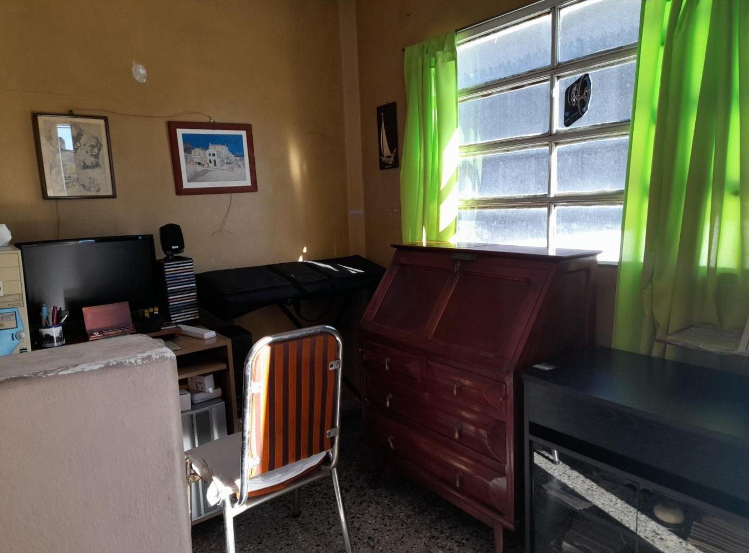 Foto de VENTA CASA 4 AMB GERLI A 3 CUAD. DE H. YIRIGOYEN, imagen 1
