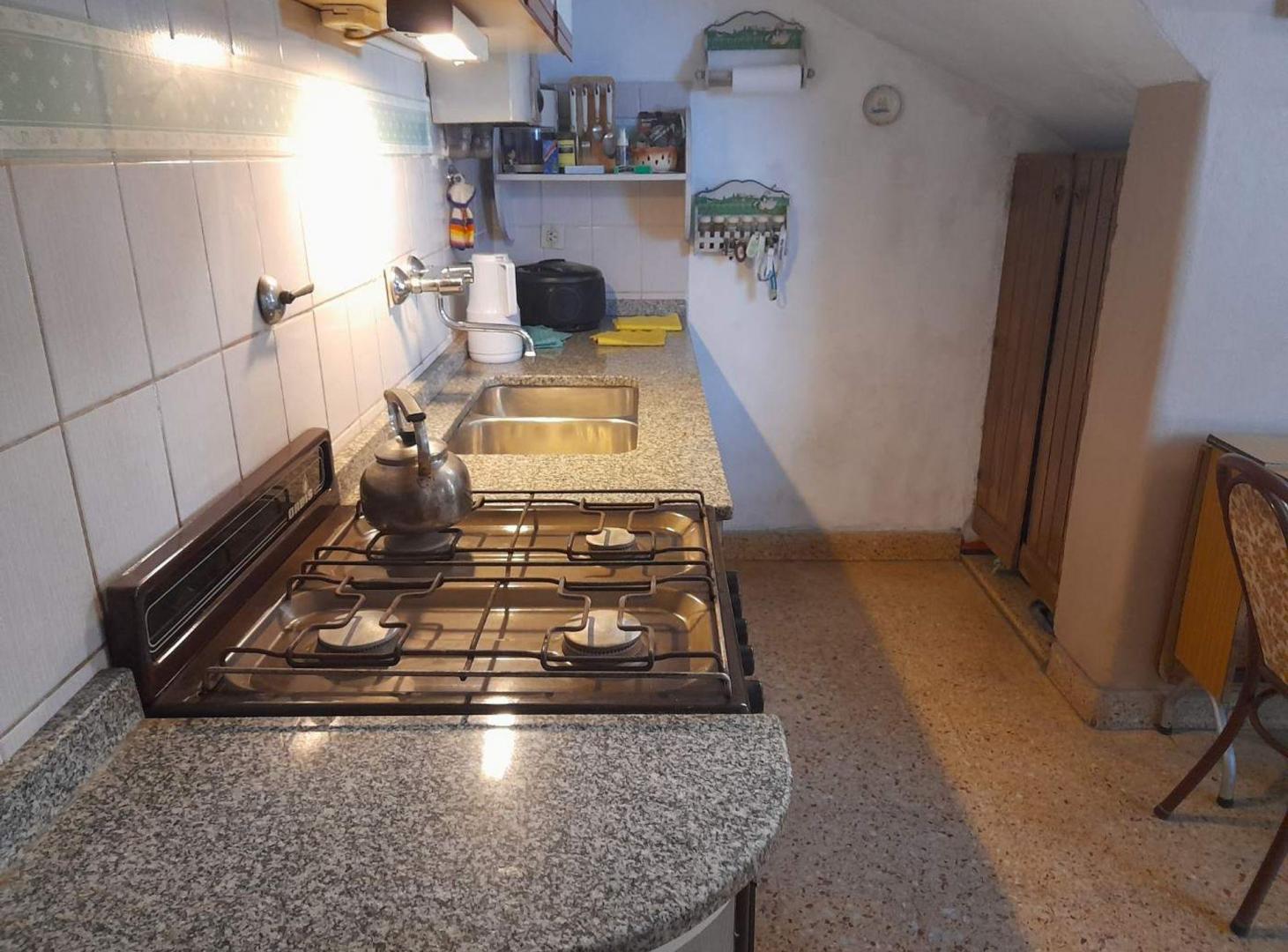 Foto de VENTA CASA 4 AMB GERLI A 3 CUAD. DE H. YIRIGOYEN, imagen 4