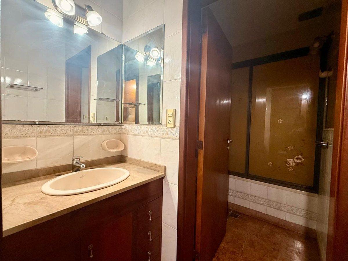 Foto de HERMOSA CASA 7 AMB C/COCHERA PATIO Y PILETA, imagen 1