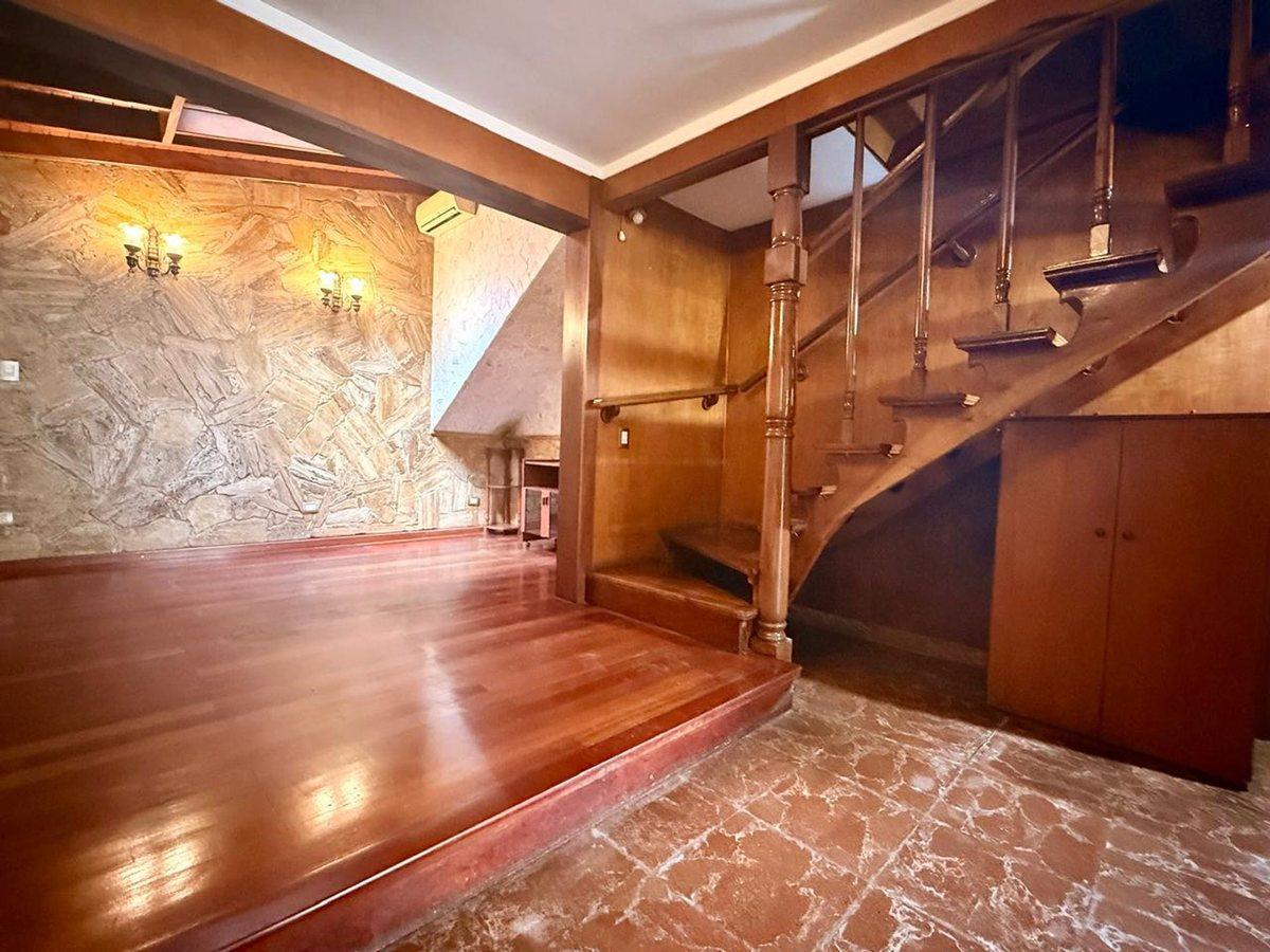 Foto de HERMOSA CASA 7 AMB C/COCHERA PATIO Y PILETA, imagen 3