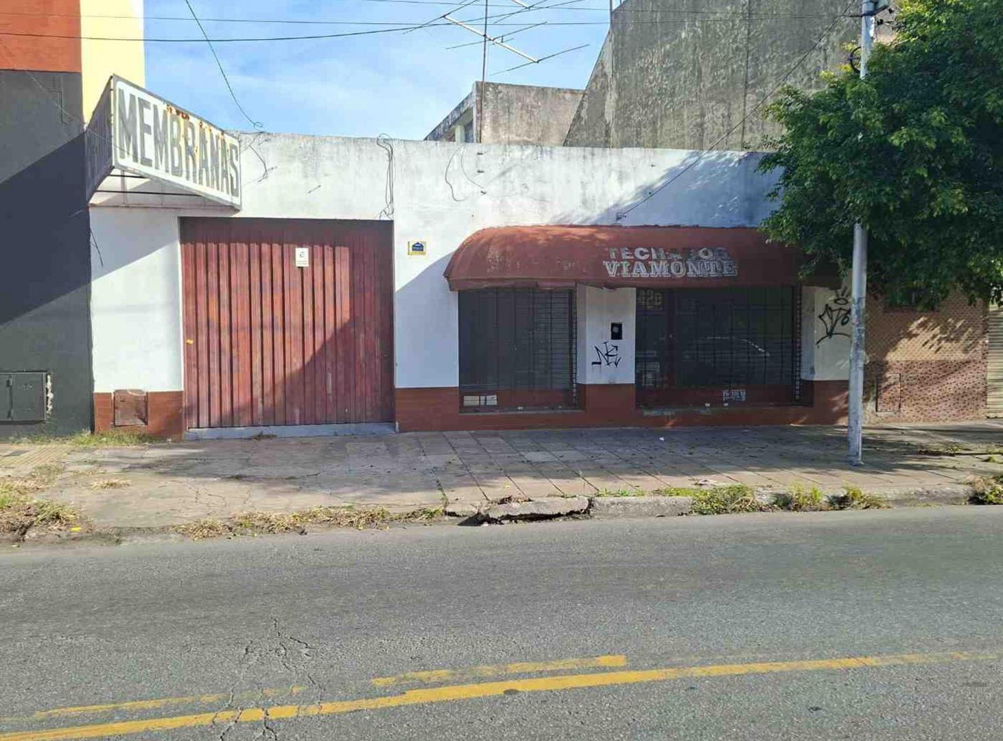 Foto de Locales comerciales y depósito en Av. Viamonte, imagen 1