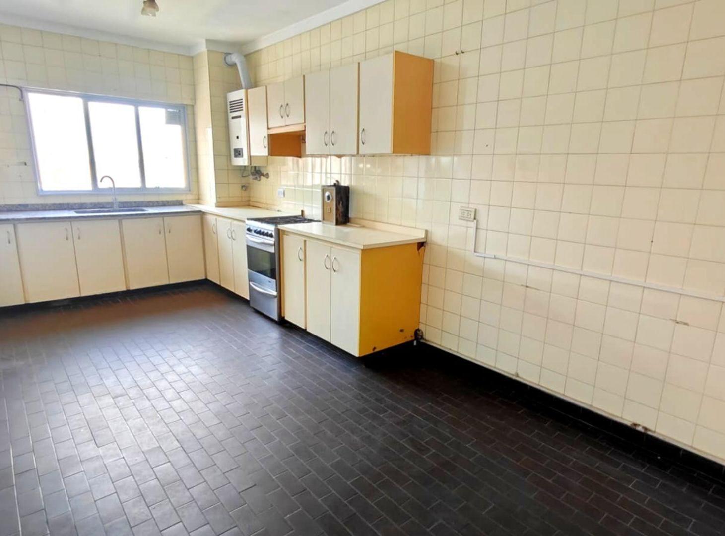 Foto de Departamento en alquiler en A. France 1600, Lanús, imagen 1