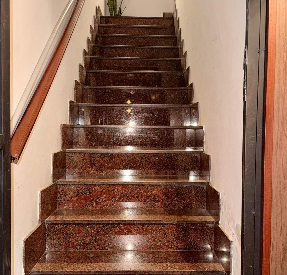 Foto de CASA EN 1er PISO CON GALPÓN EN PB - PIÑEYRO, imagen 1