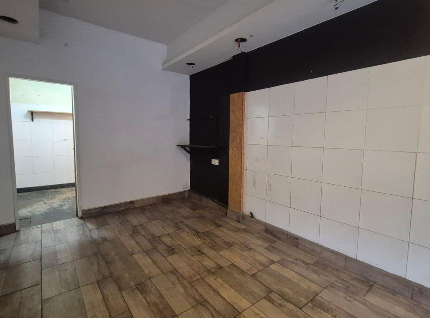 Foto de Local comercial en Alquiler 28 m2 Lanus Oeste, imagen 2