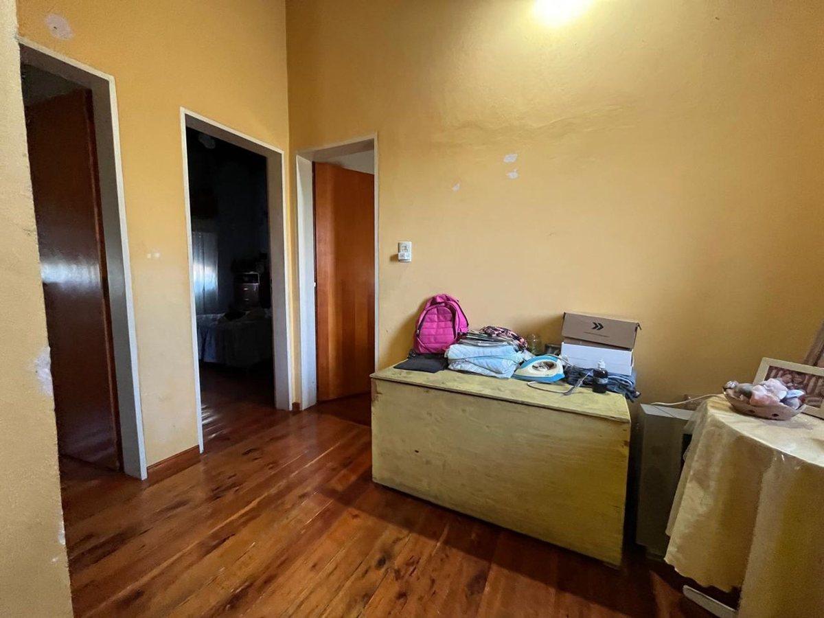 Foto de CASA EN VENTA DE 4 AMB. BANFIELD EXCELENTE ESTADO, imagen 1