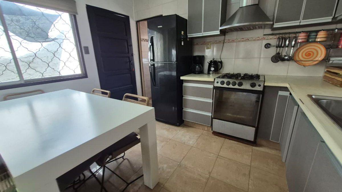 Foto de Casa 3 amb parque, quincho, piscina. Lanús Este, imagen 5