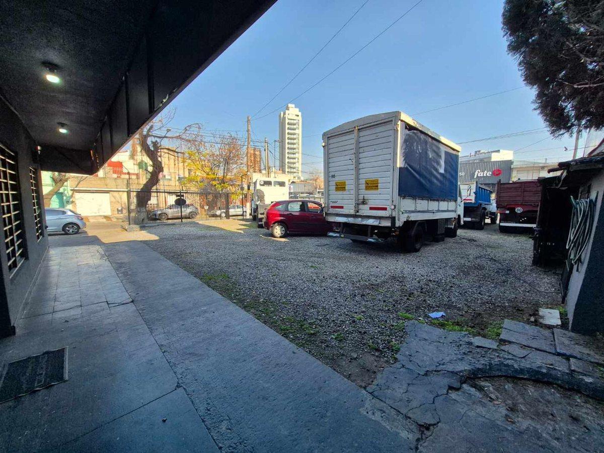 Foto de LOCAL+LOTE ESQUINA de 450 m2 - LANUS OESTE - FOT 3, imagen 1