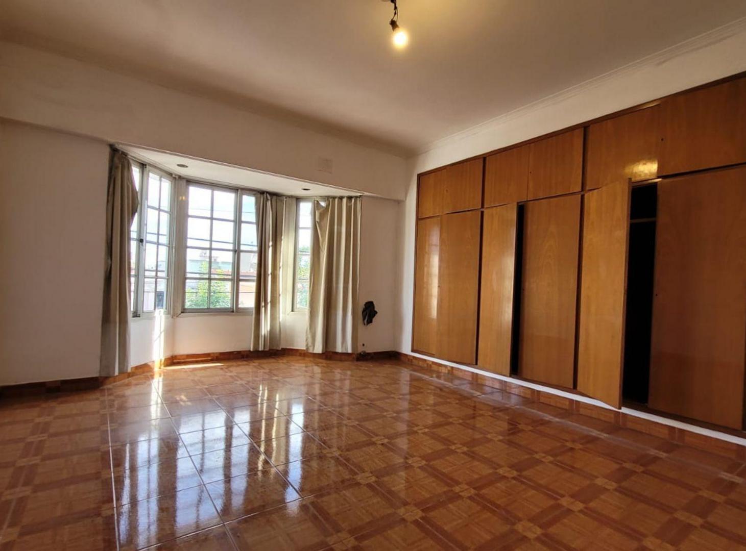 Foto de VENTA EN BLOCK DEPTO 5 AMB + GALPON LANUS OESTE, imagen 4