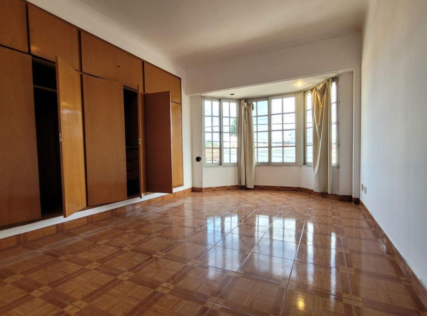 Foto de VENTA EN BLOCK DEPTO 5 AMB + GALPON LANUS OESTE, imagen 2