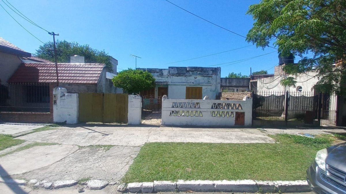 Foto de LOTE DE 10 X 27,40 - LANUS OESTE, IDEAL INVERSOR, imagen 1