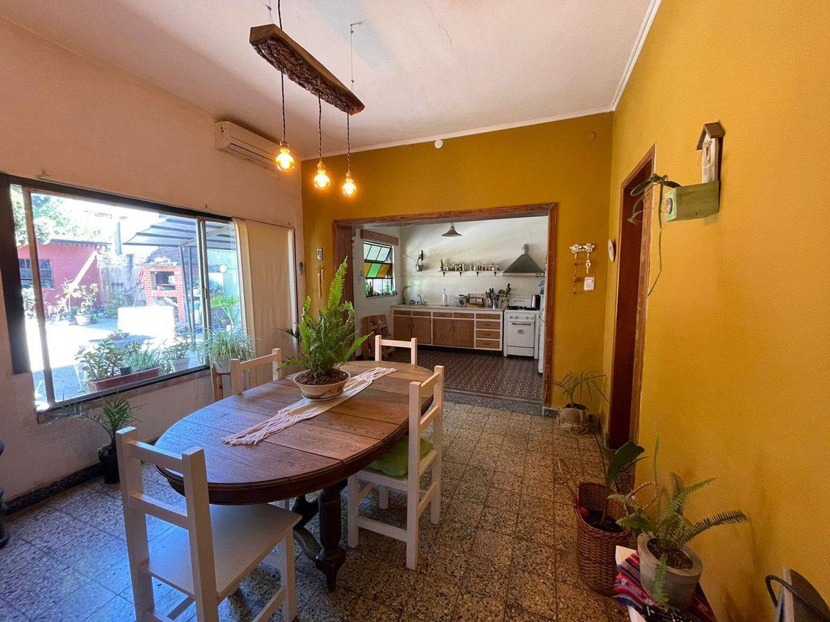 Foto de CASA 3AMB EN LANUS C/ PATIO Y LOCAL APTO CREDITO, imagen 1