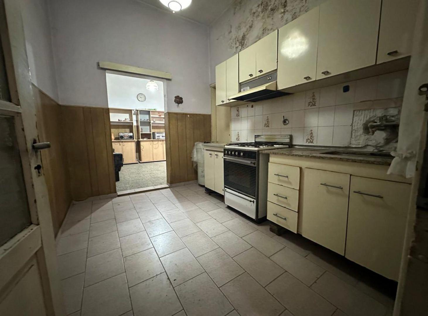 Foto de Casa con local y departamento en primer piso, imagen 4