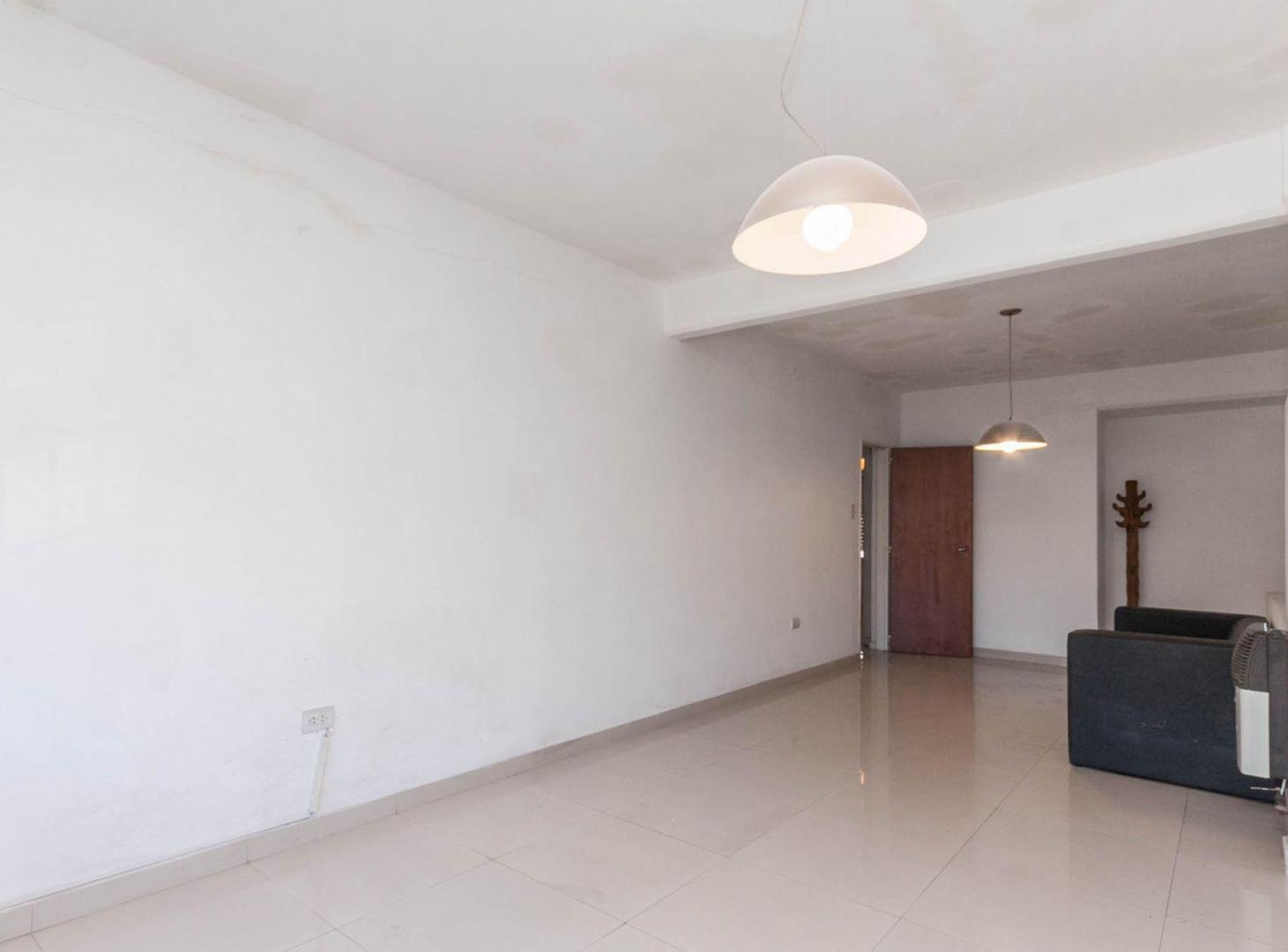 Foto de VENTA DEPARTAMENTO PH 4 AMB EN PLANTA ALTA LANUS, imagen 4