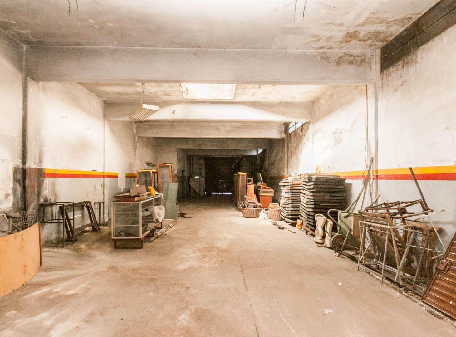 Foto de VENTA GALPÓN CON PH 4 AMB Y QUINCHO PLANTA ALTA, imagen 4