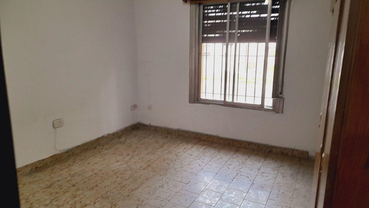 Foto de VENTA EN BLOCK CASA 3 AMB C/COCHERA + 2 LOCALES, imagen 5