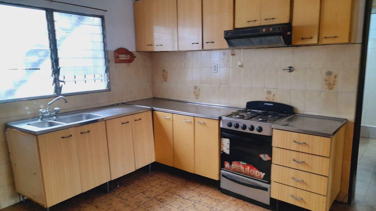 Foto de VENTA EN BLOCK CASA 3 AMB C/COCHERA + 2 LOCALES, imagen 1