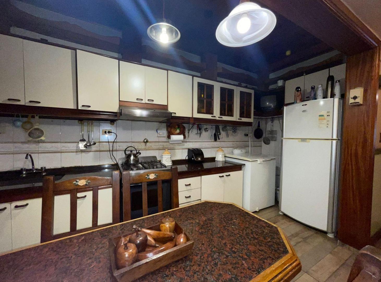 Foto de CASA EN VENTA-5 AMBT.C/TERRAZA -QUINCHO-AVELLANEDA, imagen 1