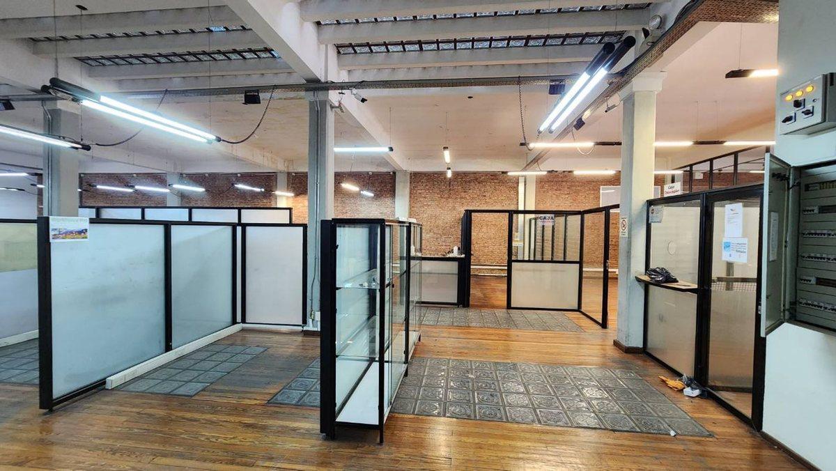 Foto de VENTA OFICINA COMERCIAL DE TRES PLANTAS EN CABA, imagen 5
