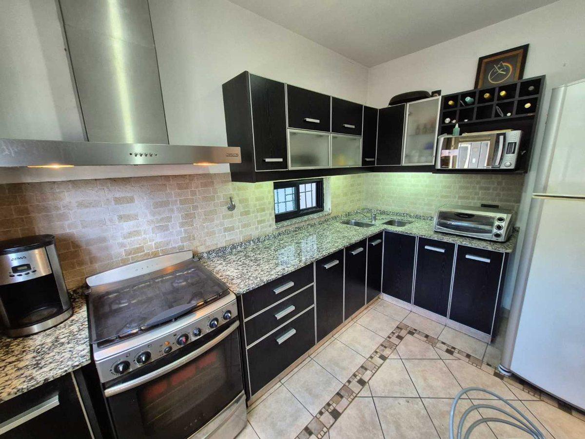 Foto de VENTA CASA 4 AMB-COCHERA-TERRAZA-PATIO-LANUS OESTE, imagen 3